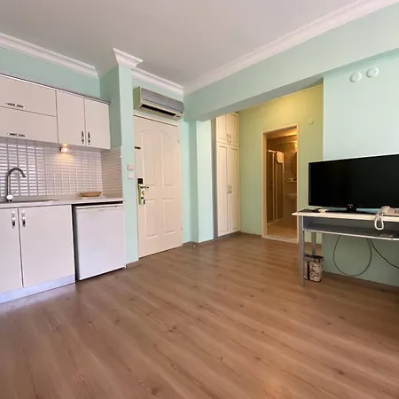 Pine Club Apart Gasthof Kusadası