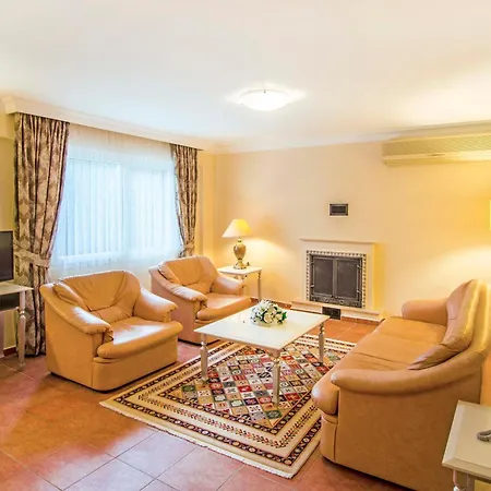 Pine Club Apart Gasthof