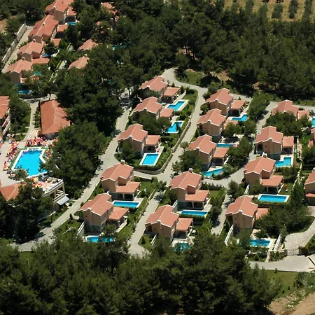 Pine Club Apart Kusadası