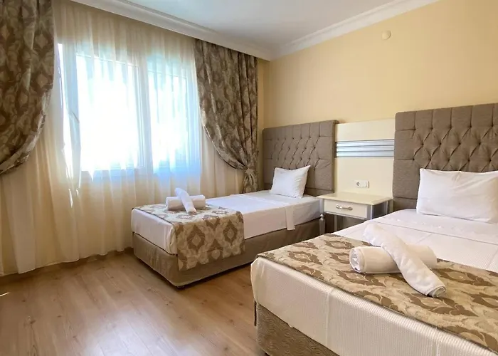 Pine Club Apart 4*