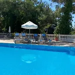 Pensión Pine Club Apart